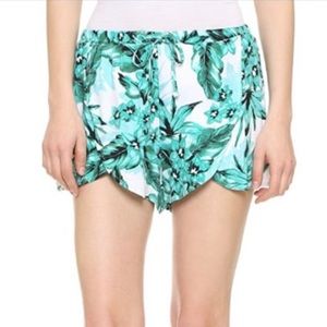 Jack by BB Dakota floral shorts - M